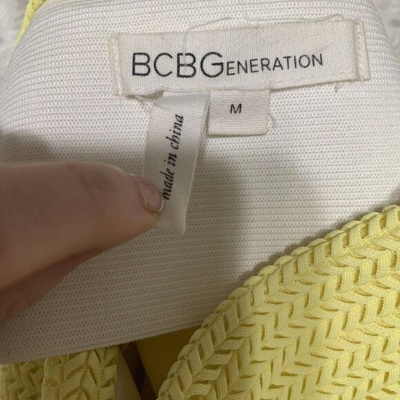 bcbgeneration bcbg womens solid yellow Lemon Ice mini skirt medium - Picture 3 of 7